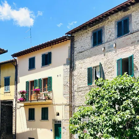 Balcone Fiorito, Nel Cuore Del Centro Storico Di *