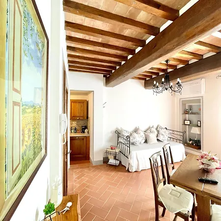 Balcone Fiorito, Nel Cuore Del Centro Storico Di Apartamento