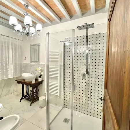 Balcone Fiorito, Nel Cuore Del Centro Storico Di Apartamento *