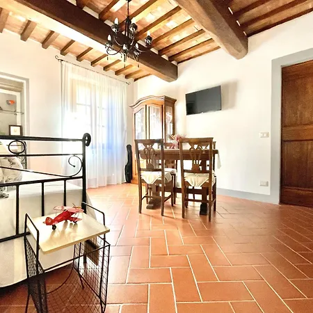 Balcone Fiorito, Nel Cuore Del Centro Storico Di