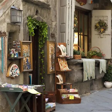 Balcone Fiorito, Nel Cuore Del Centro Storico Di