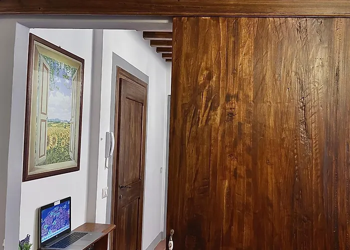 Balcone Fiorito, Nel Cuore Del Centro Storico Di * كورتونا