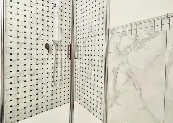 Balcone Fiorito, Nel Cuore Del Centro Storico Di شقة