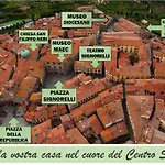Balcone Fiorito, Nel Cuore Del Centro Storico Di 아파트