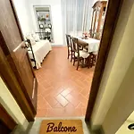 아파트 Balcone Fiorito, Nel Cuore Del Centro Storico Di *