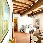 Balcone Fiorito, Nel Cuore Del Centro Storico Di 아파트