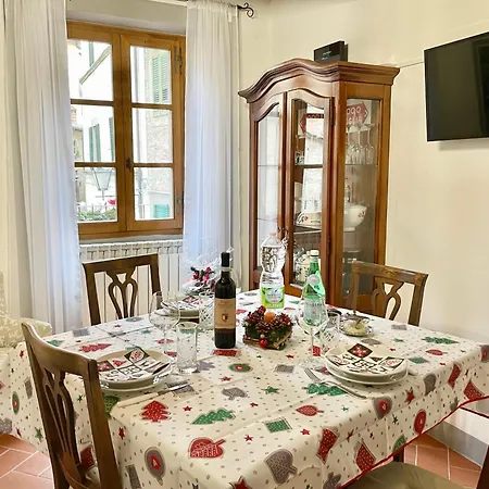 公寓 Balcone Fiorito, Nel Cuore Del Centro Storico Di