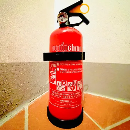 Balcone Fiorito, Nel Cuore Del Centro Storico Di 哥尔顿