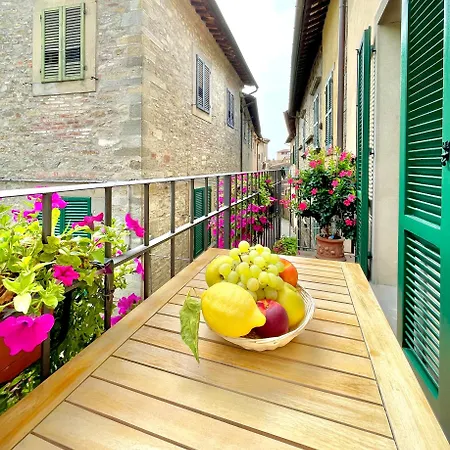 公寓 Balcone Fiorito, Nel Cuore Del Centro Storico Di *