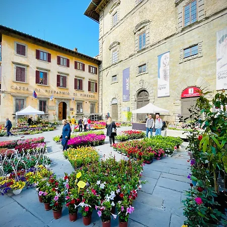 Balcone Fiorito, Nel Cuore Del Centro Storico Di *