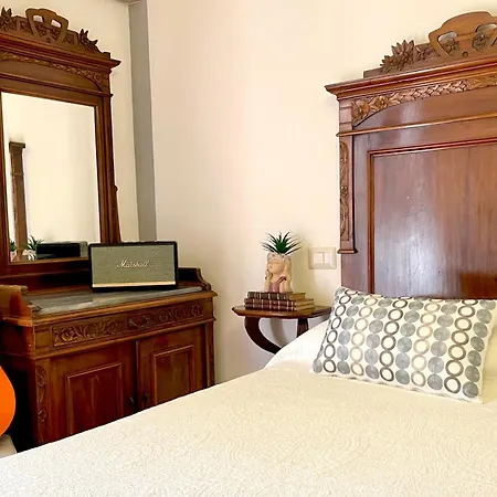 Balcone Fiorito, Nel Cuore Del Centro Storico Di