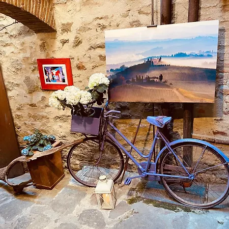 Balcone Fiorito, Nel Cuore Del Centro Storico Di Apartamento *
