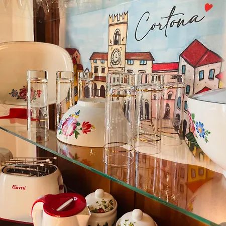 Balcone Fiorito, Nel Cuore Del Centro Storico Di * Cortona