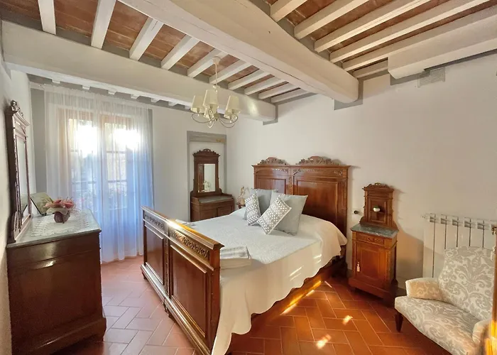 Balcone Fiorito, Nel Cuore Del Centro Storico Di דירה *