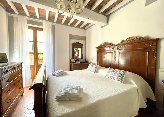 Balcone Fiorito, Nel Cuore Del Centro Storico Di