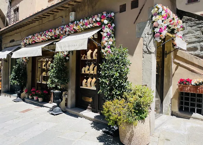 Balcone Fiorito, Nel Cuore Del Centro Storico Di * Cortona